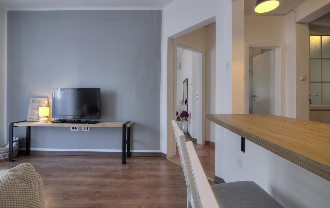 Apartments Lola Senj  Exterior foto